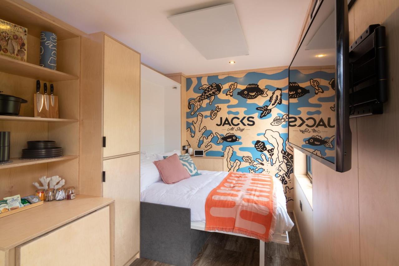 The Reef - Unique Hot Tub Cabin In Millport Bagian luar foto