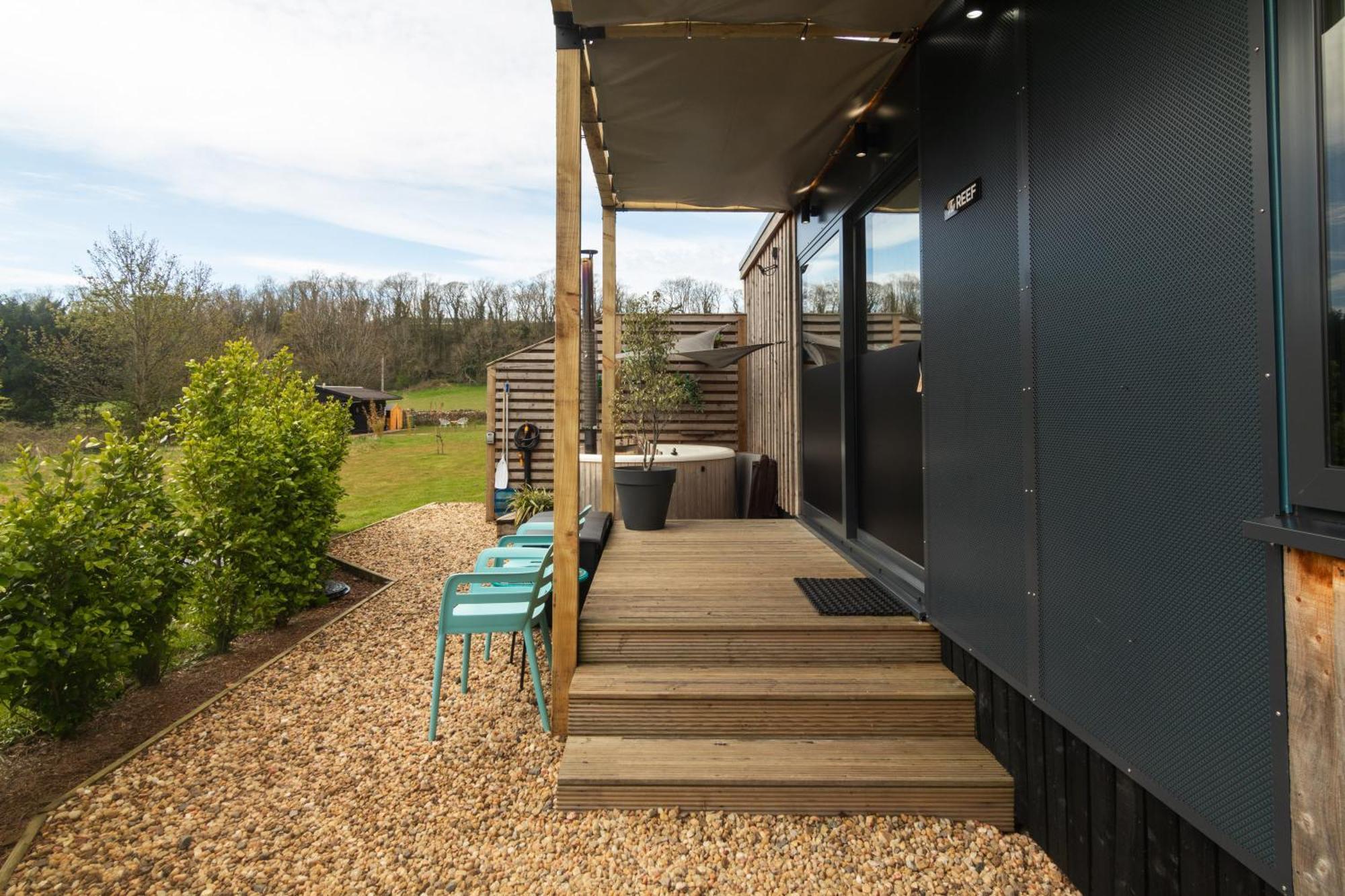 The Reef - Unique Hot Tub Cabin In Millport Bagian luar foto